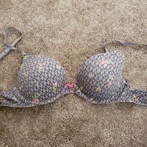 Victoria Secrets bra 32D